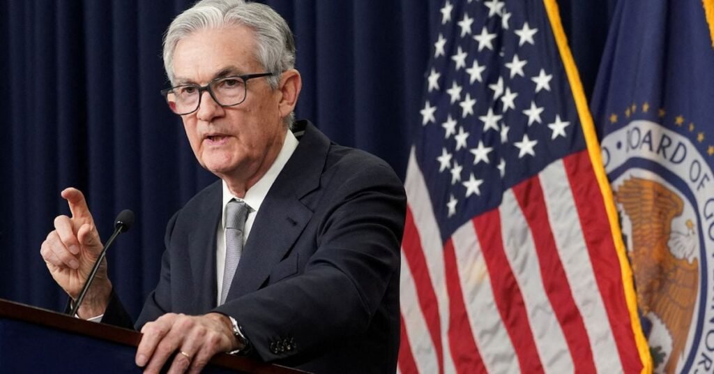 عرض الصباح: رد باول يضع السحابة 9 بعيدة المنال Federal Reserve Chairman Jerome Powell speaks at a press conference in Washington
