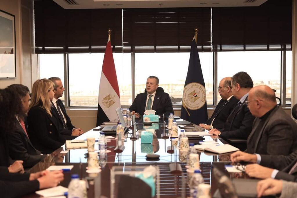 وزير السياحة يبحث مع مسئولي«Visa» الاستفادة من خدماتها في مجال السياحة