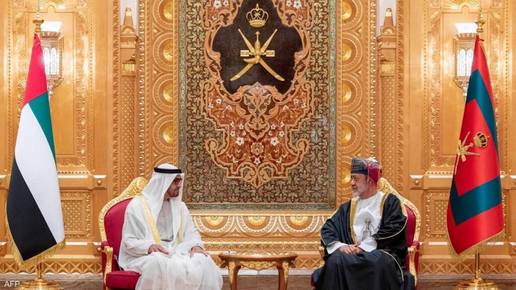 سلطان عُمان في زيارة إلى الإمارات والأنظار على مشاريع مشتركة