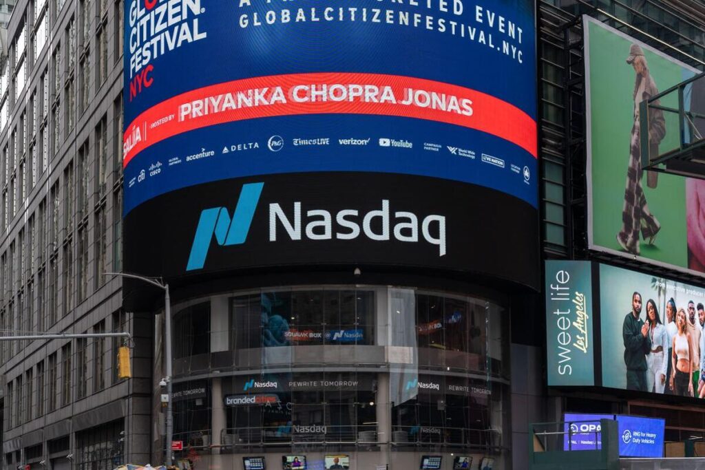مؤشر ناسداك يتراجع مع استعداد المتداولين لأرباح NVDA ، ومؤشر داو جونز يسجل مستوى قياسيا مرتفعا
