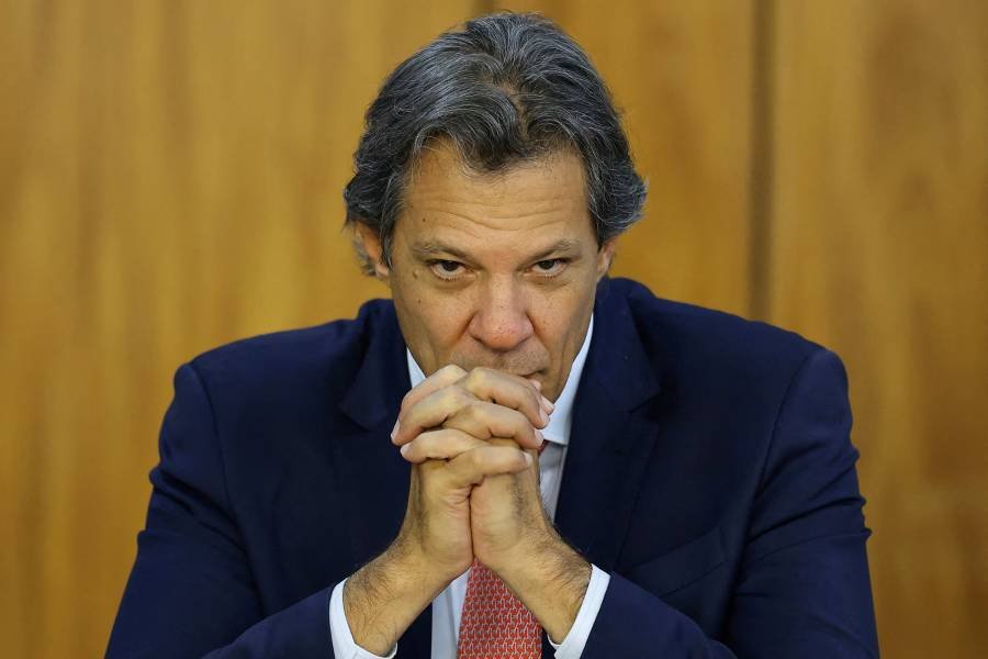 البرازيل تجمد إنفاق 3.3 مليار دولار لتقليص العجز المالي بالبلاد البرازيل تجمد إنفاق 3.3 مليار دولار لتقليص العجز المالي بالبلاد