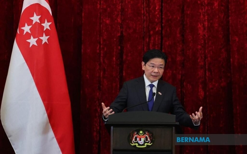 يتفوق اقتصاد سنغافورة على عام 2024 ...