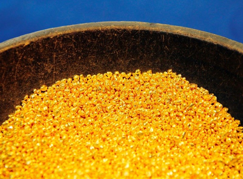 استقرت أسعار الذهب بالقرب من أعلى مستوى قياسي ... استقرت أسعار الذهب بالقرب من أعلى مستوى قياسي ...