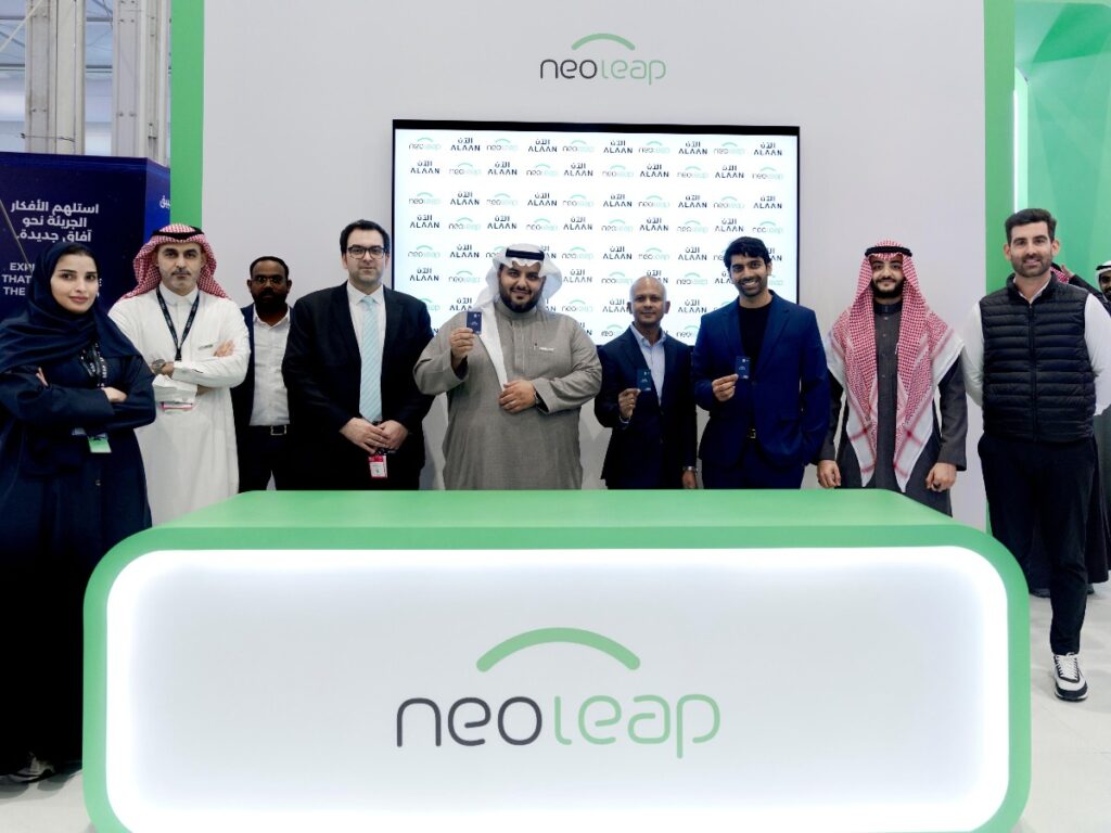 شركة «الآن – Alaan» الإماراتية تتوسع في السعودية وتطلق أول بطاقة مؤسسية استرداد نقدي بالشراكة مع «فيزا» و«نيوليب»