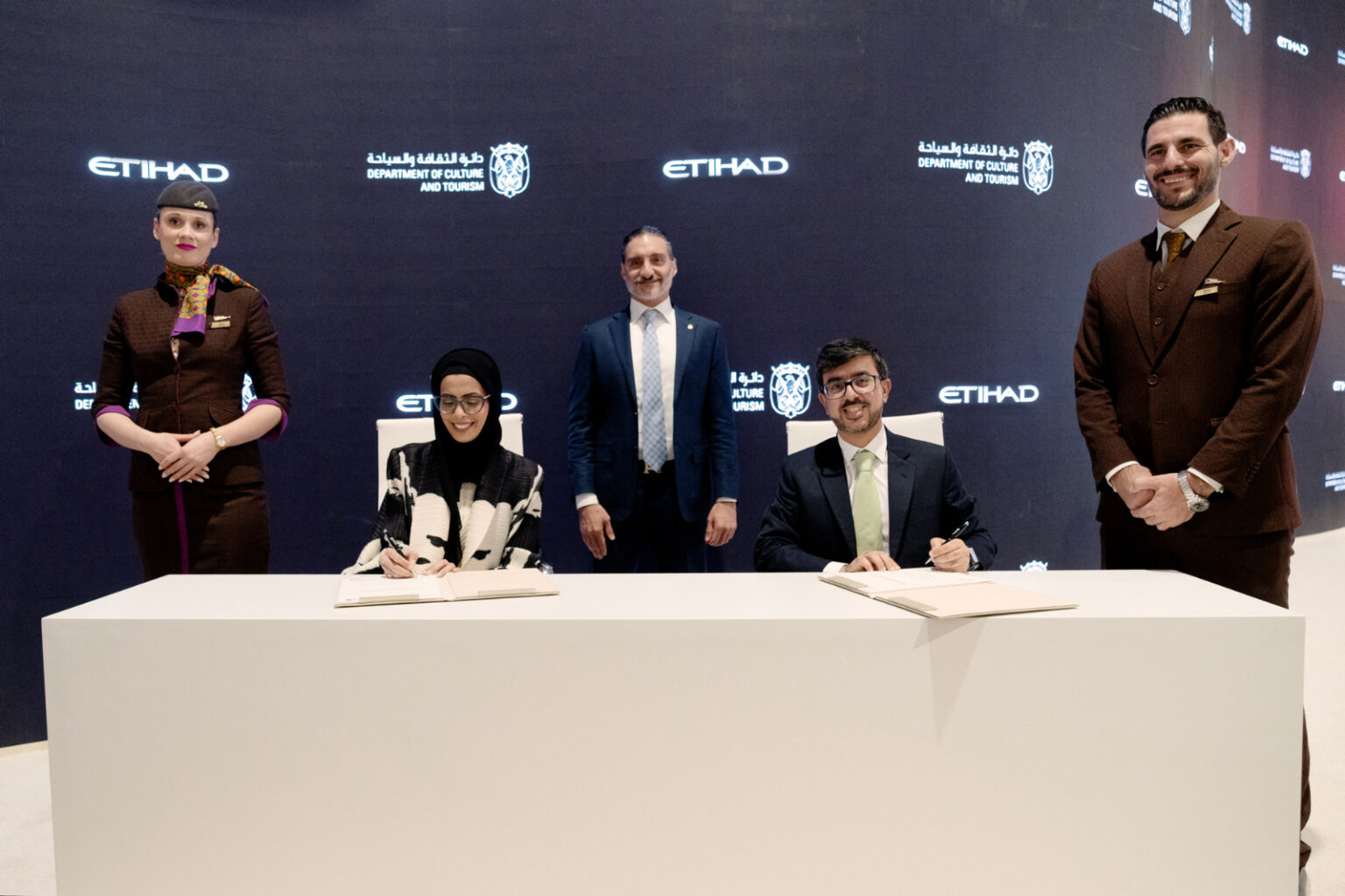 «سياحة أبوظبي» و« الاتحاد للطيران» تُطلقان «بطاقة أبوظبي» الرقمية الجديدة