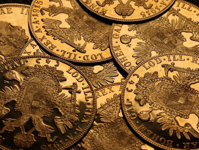 الذهب يحافظ على ثباته ، وينتظر المتداولون ... الذهب يحافظ على ثباته ، وينتظر المتداولون ...