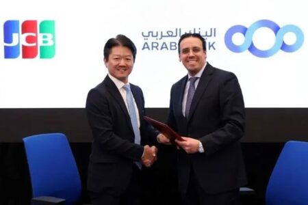 «البنك العربي» وشركة «جي سي بي إنترناشونال» يطلقان عمليات قبول الدفع ببطاقات «JCB» في الأردن