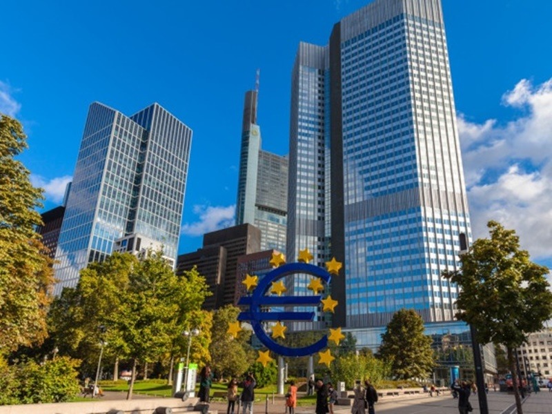 بنك يو بي إس يؤجل الصندوق الأوروبي للانتخابات بنك يو بي إس يؤجل الصندوق الأوروبي للانتخابات