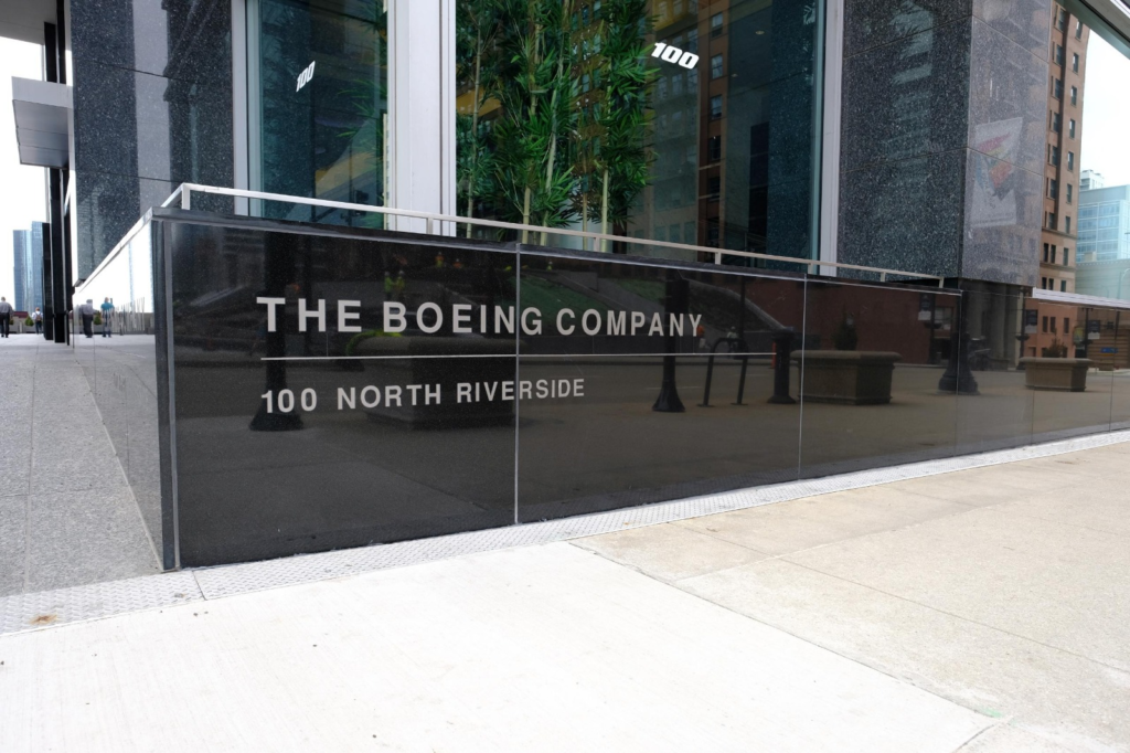 بوينج تنهي أزمة الإضراب ...