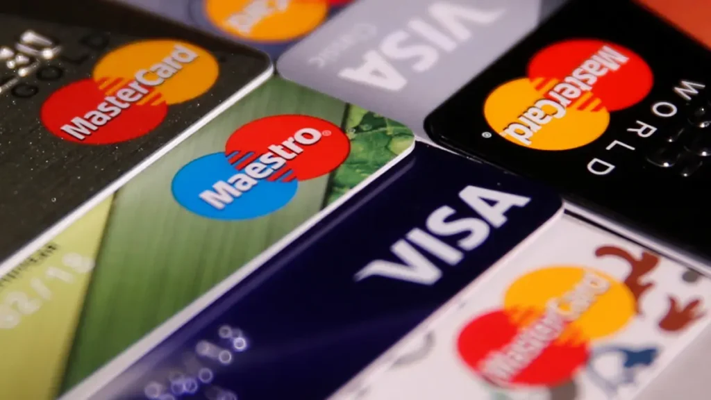 «فيزا» و«ماستركارد» تتفقان على خفض رسوم التبادل في المعاملات إلى 2.5% في الولايات المتحدة