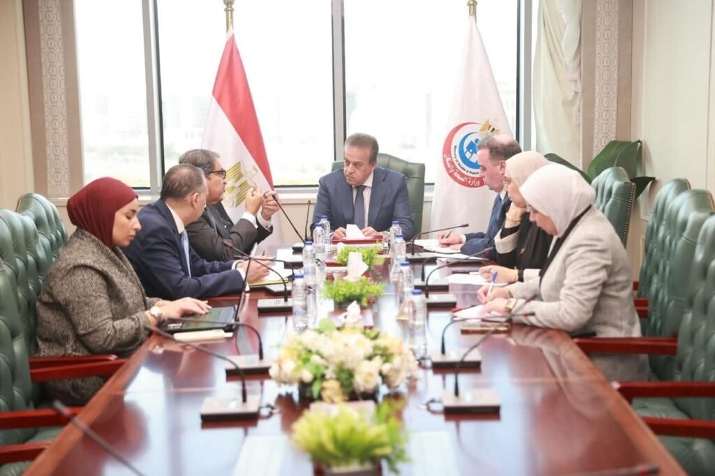 «وزير الصحة المصري» يبحث مع «إي فاينانس» و«إي هيلث» تعزيز التحول الرقمي بالمنظومة الصحية «وزير الصحة المصري» يبحث مع «إي فاينانس» و«إي هيلث» تعزيز التحول الرقمي بالمنظومة الصحية