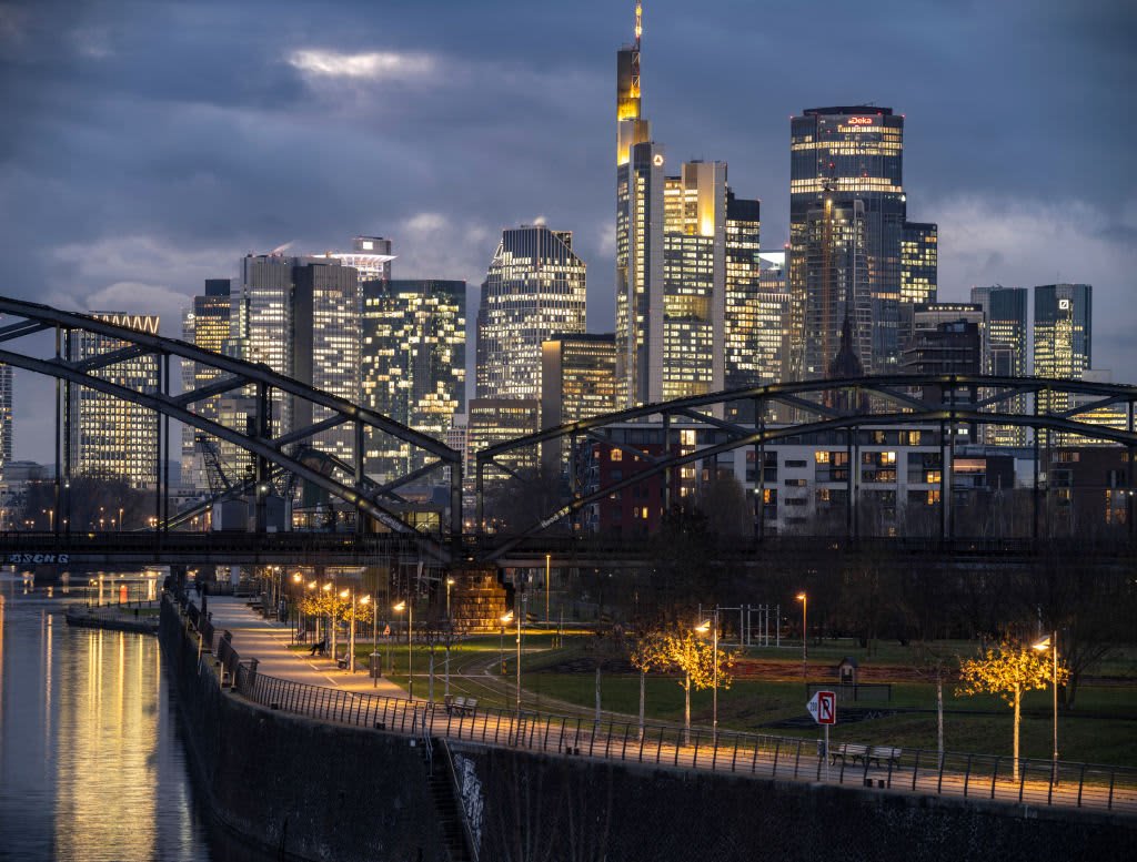 يقول معهد كيل إن الاقتصاد الألماني لا يزال عالقا في مرحلة نمو ضعيفة يقول معهد كيل إن الاقتصاد الألماني لا يزال عالقا في مرحلة نمو ضعيفة