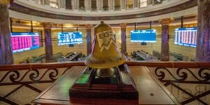 بورصة مصر توافق على إدراج مؤقت لست شركات حكومية قبل الاكتتاب العام