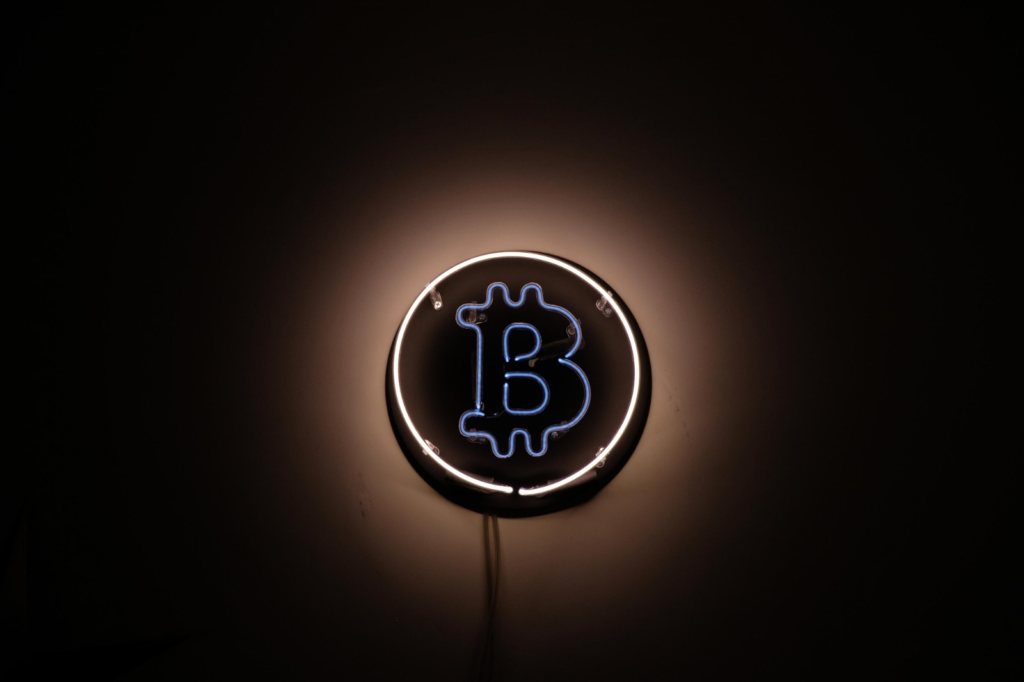 البيتكوين ينخفض إلى ما دون 76 ألف دولار وسط الذكاء الاصطناعي، أنا...